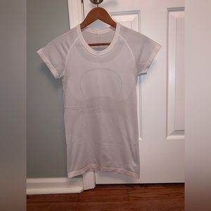 Lululemon swiftly tech short sleeve tee